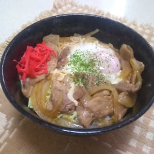 超簡単！目玉焼きのせ豚丼